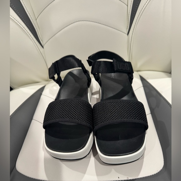 UGG Aissa Platform Sandal Size 11 - Picture 5 of 7